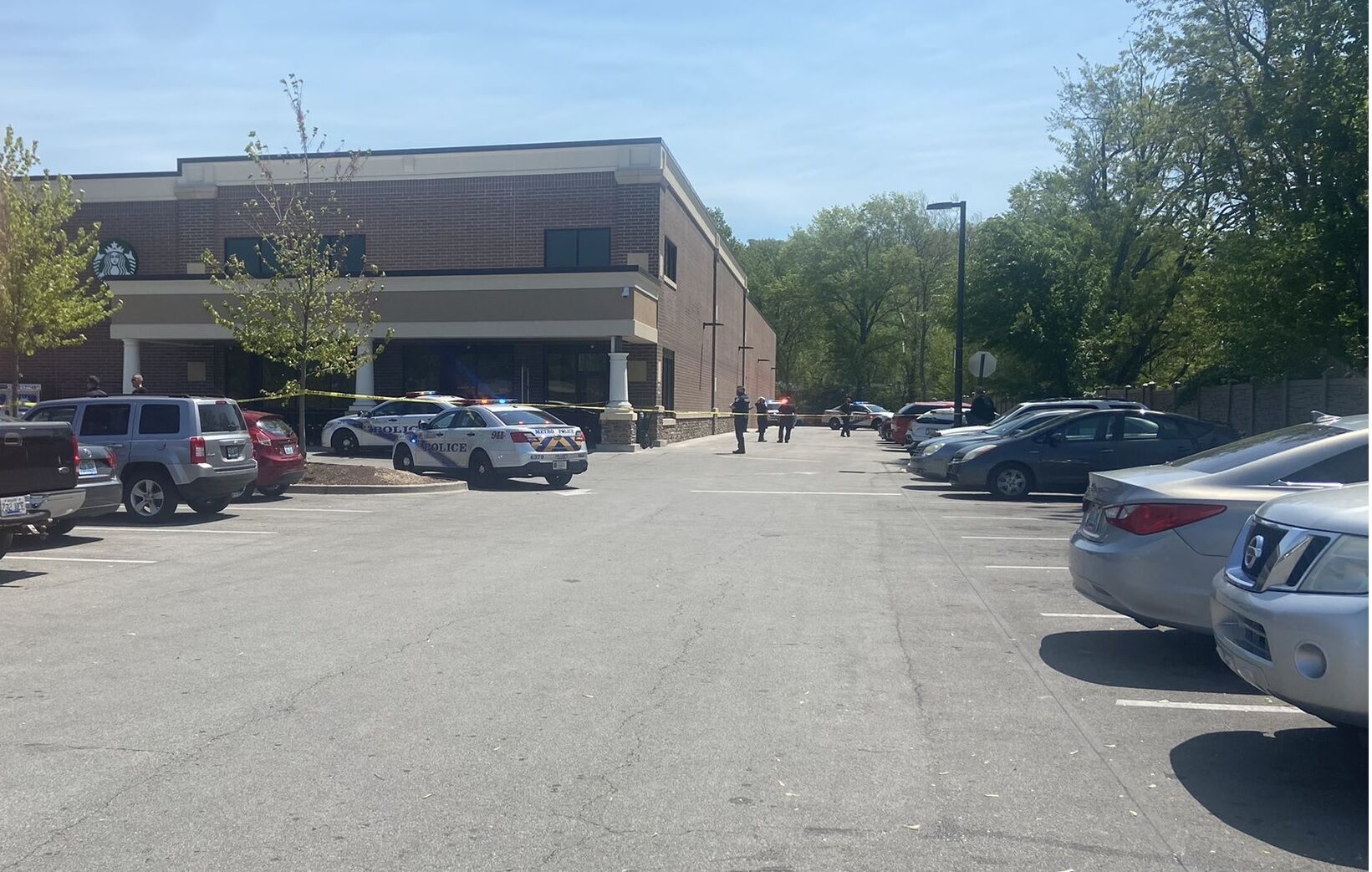 SHOOTING - DIXIE HWY KROGER PARKING LOT 4-27-2021.jpg
